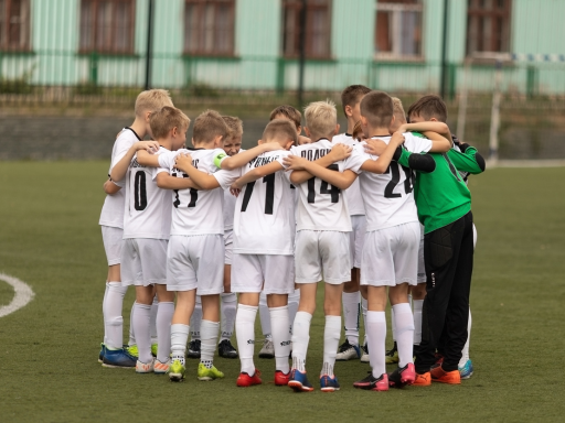 soccer-team-is-preparing-in-the-court