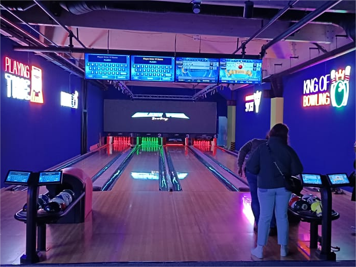 CHFUNTEK-4-lanes-bowling-alley-in-Spain