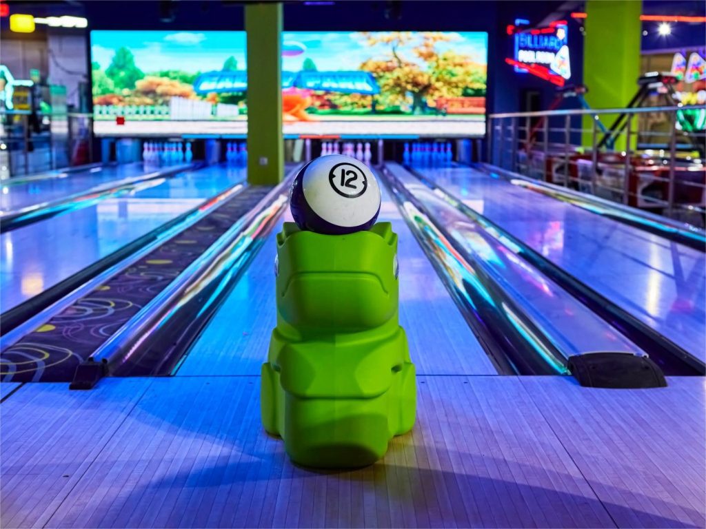 CHFUNTEK-bowling-alley-in-Spain