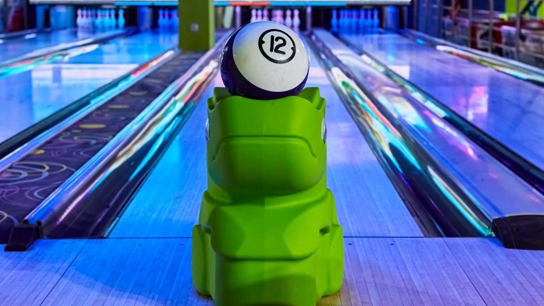 CHFUNTEK-bowling-alley-in-Spain